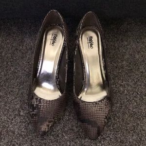 Brown/Tan Snake-print heels